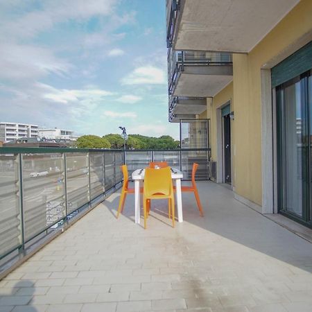 Appartamento Nuovo Centralissimo 150 Mt Dal Mare Лідо-ді-Єзоло Екстер'єр фото